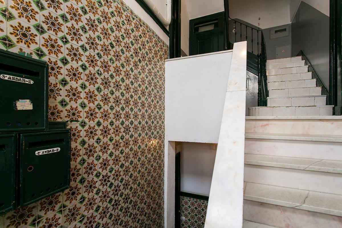 Lovelystay - Cozy 3Bdr Apartment In Estrela Lisboa 外观 照片